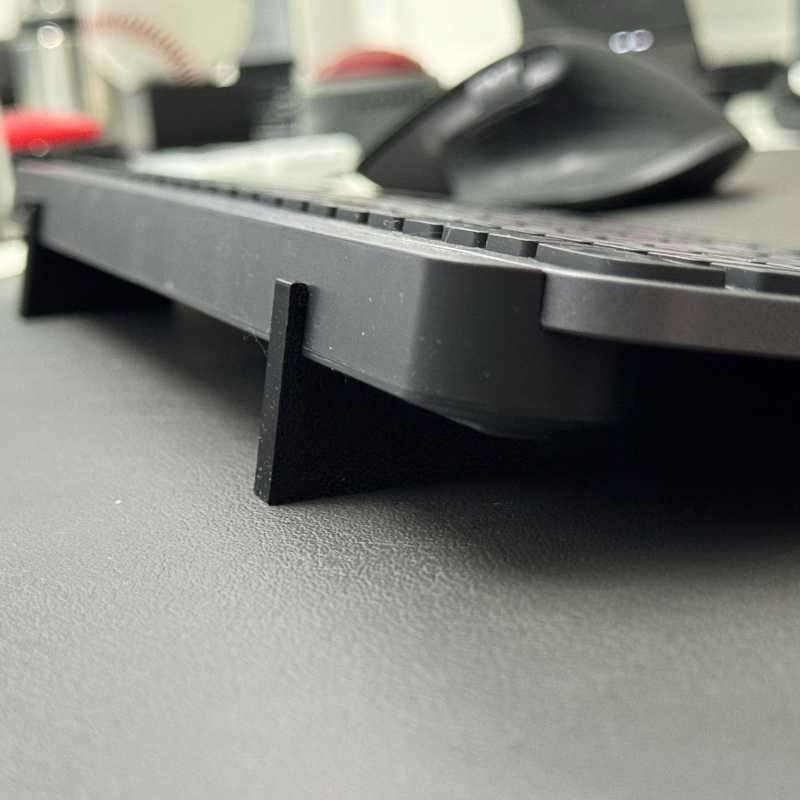 Supporto per tastiera, piedini - Ergonomic Desk Setup Keyboard recensione e prezzo