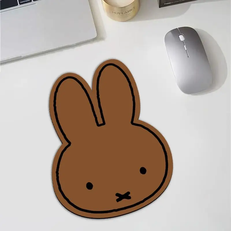Tappetino per Mouse a Forma di - Desk Setup Ergonomic recensione e prezzo